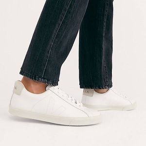 Veja White Esplar Leather Low-Top Sneakers | 4 US | 35 EURO